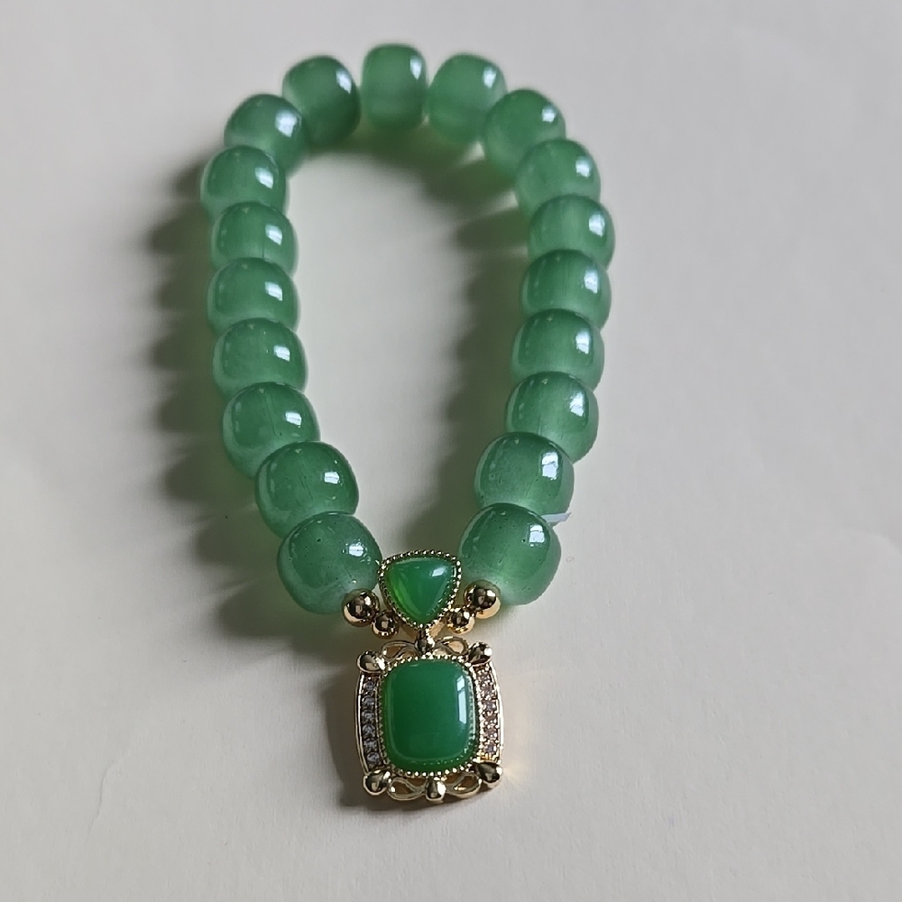 Elegant Green Beaded Bracelet #1418283